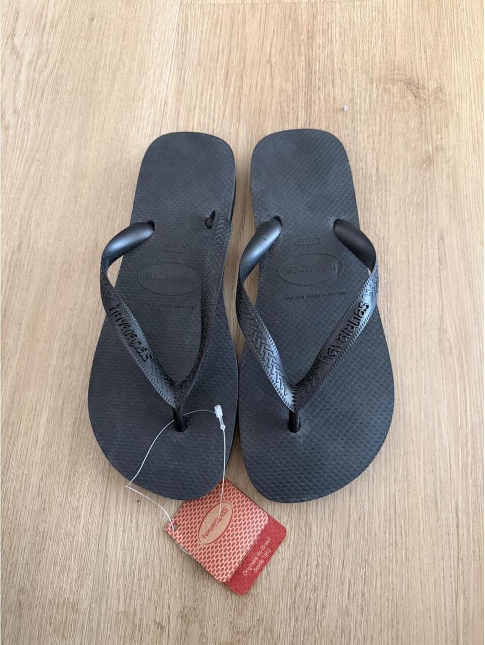 Havaianas black flip flops